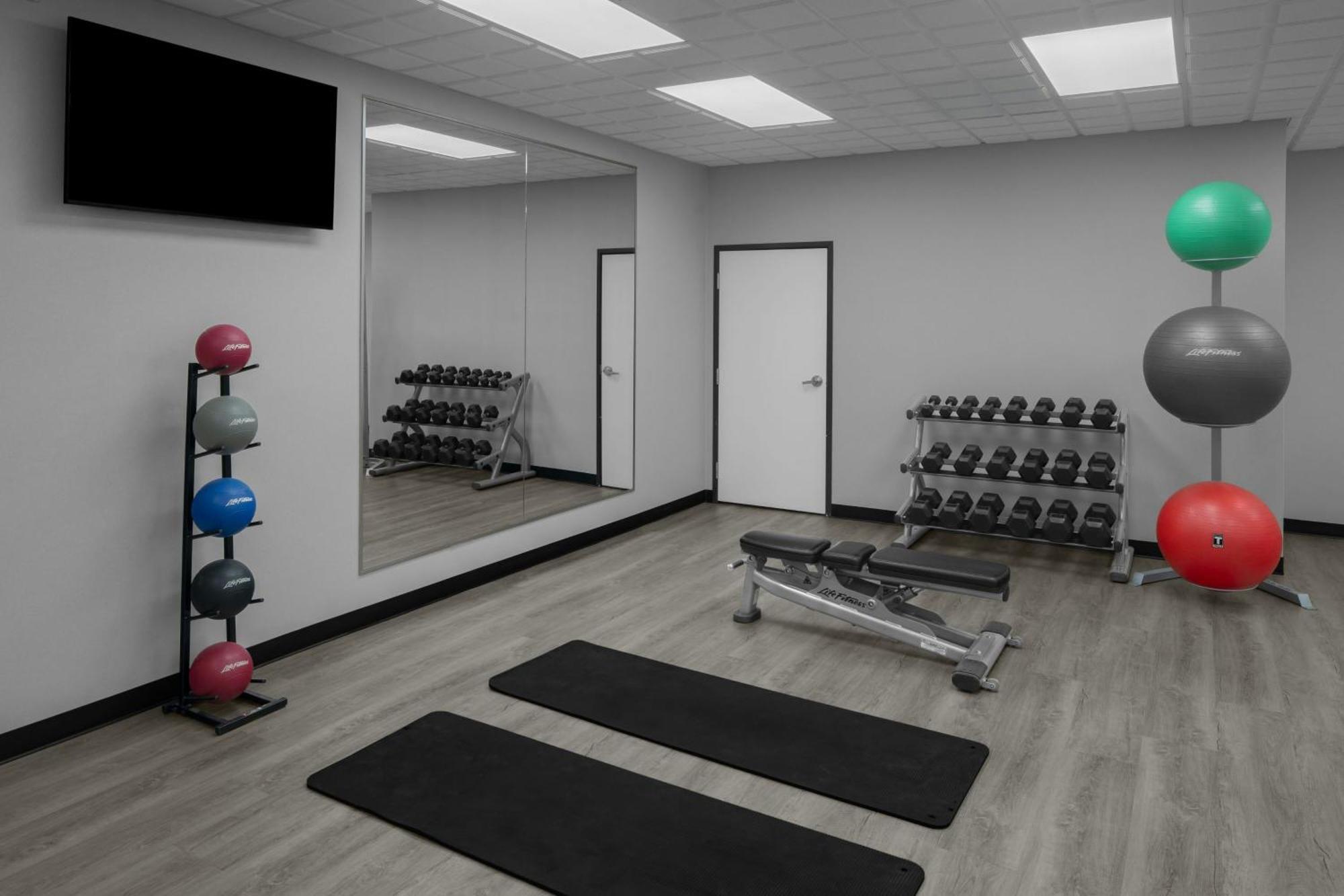 Towneplace Suites By Marriott Carlsbad Bagian luar foto