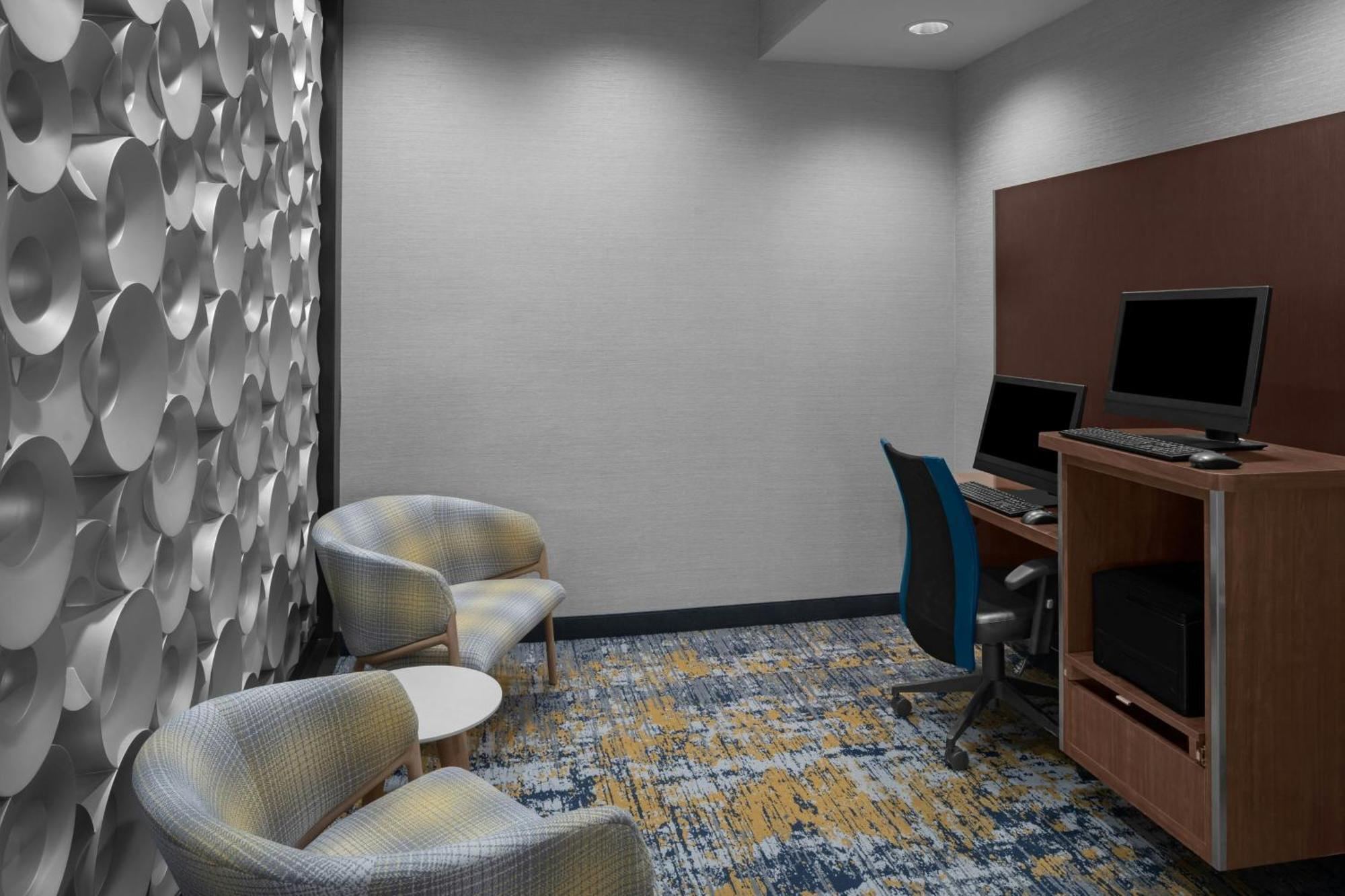 Towneplace Suites By Marriott Carlsbad Bagian luar foto