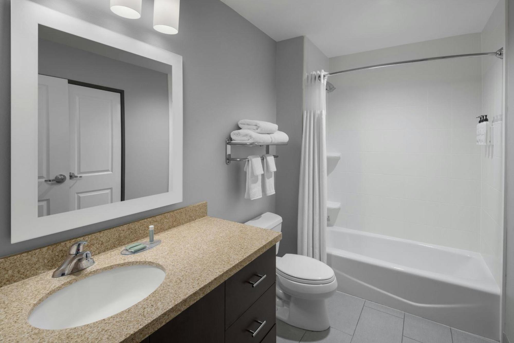 Towneplace Suites By Marriott Carlsbad Bagian luar foto