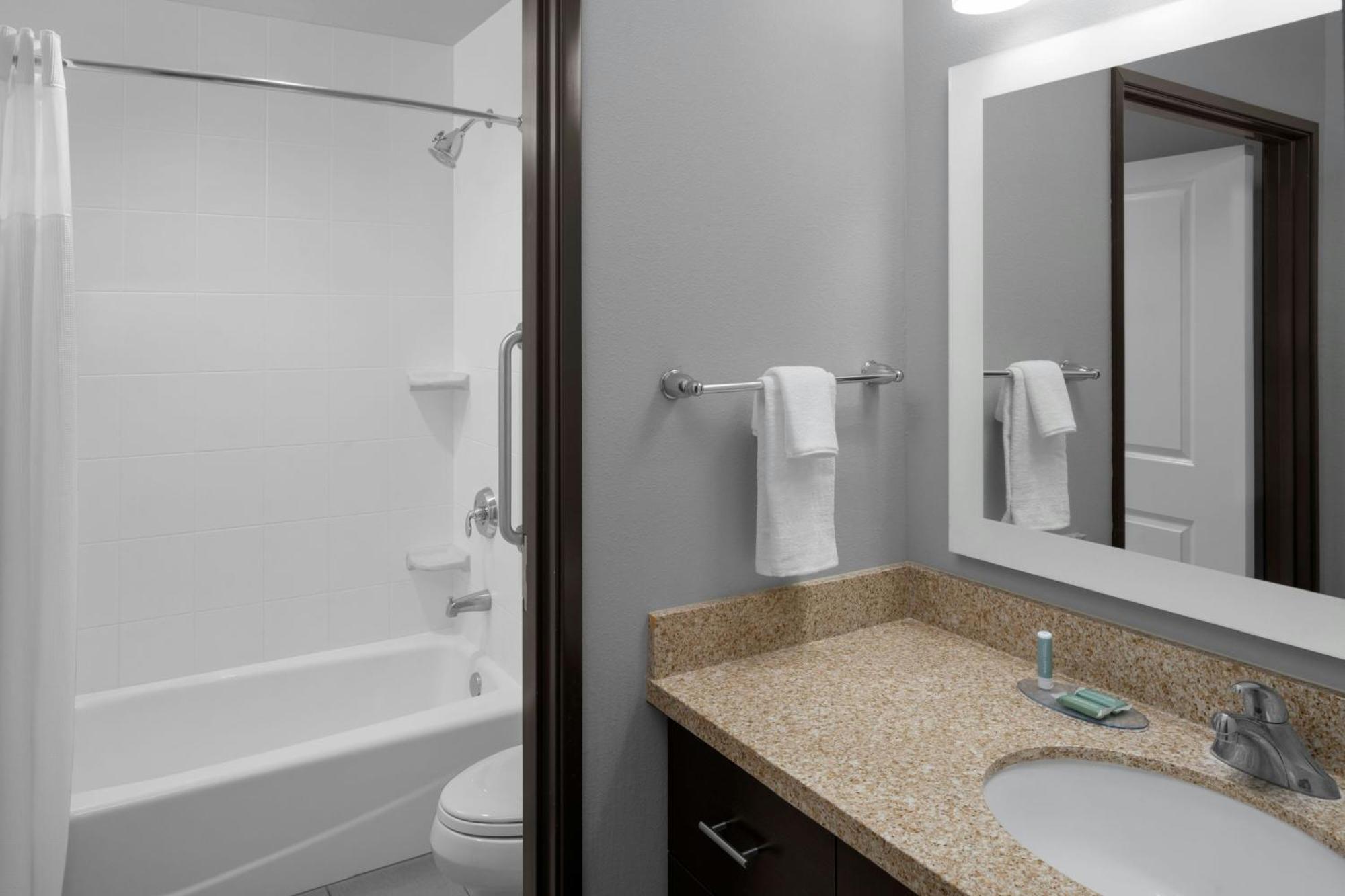 Towneplace Suites By Marriott Carlsbad Bagian luar foto