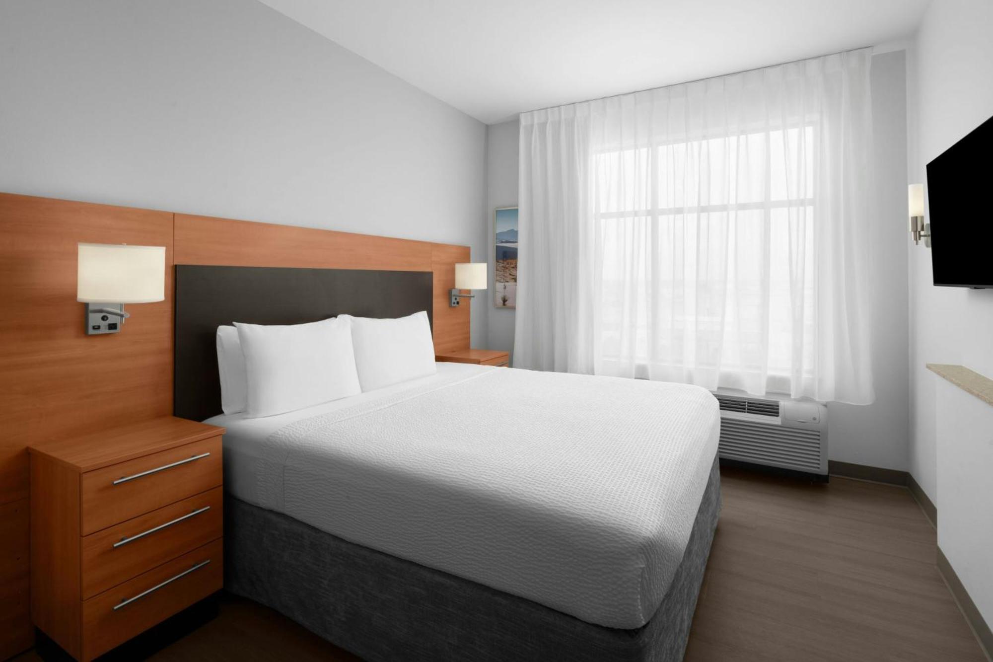 Towneplace Suites By Marriott Carlsbad Bagian luar foto