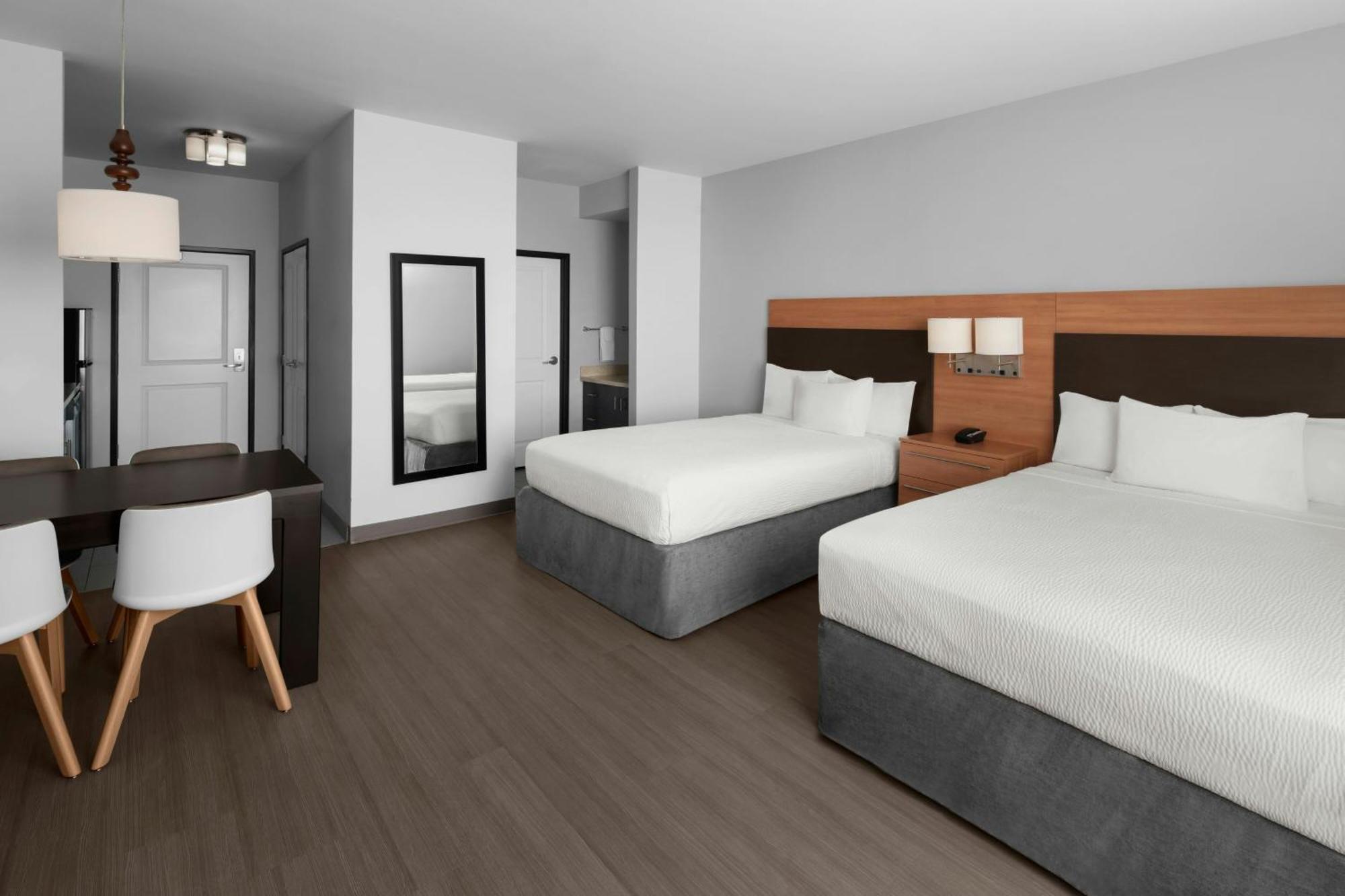 Towneplace Suites By Marriott Carlsbad Bagian luar foto