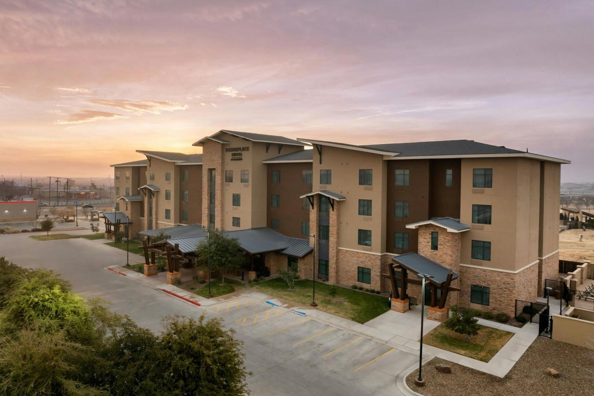 Towneplace Suites By Marriott Carlsbad Bagian luar foto