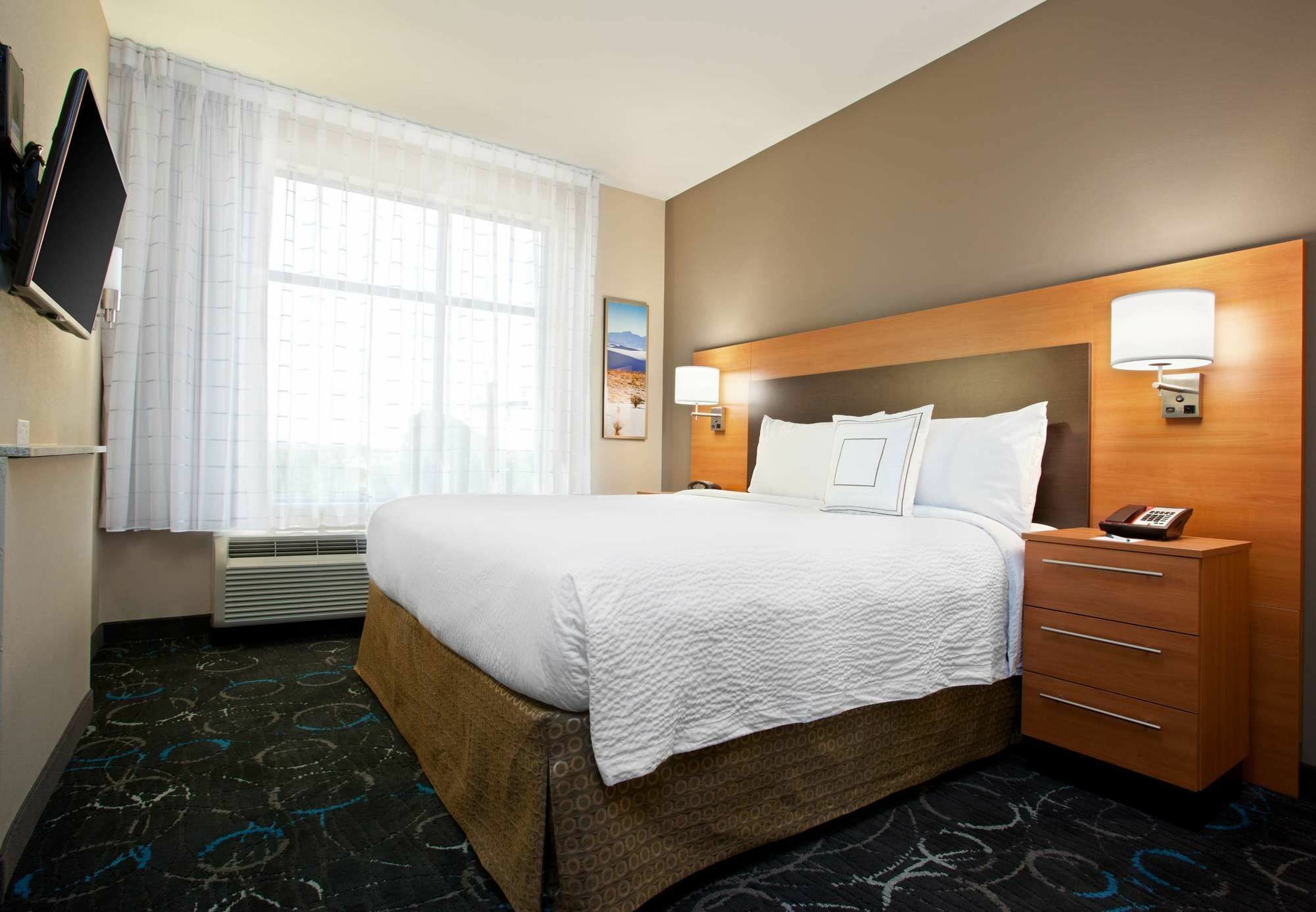 Towneplace Suites By Marriott Carlsbad Bagian luar foto