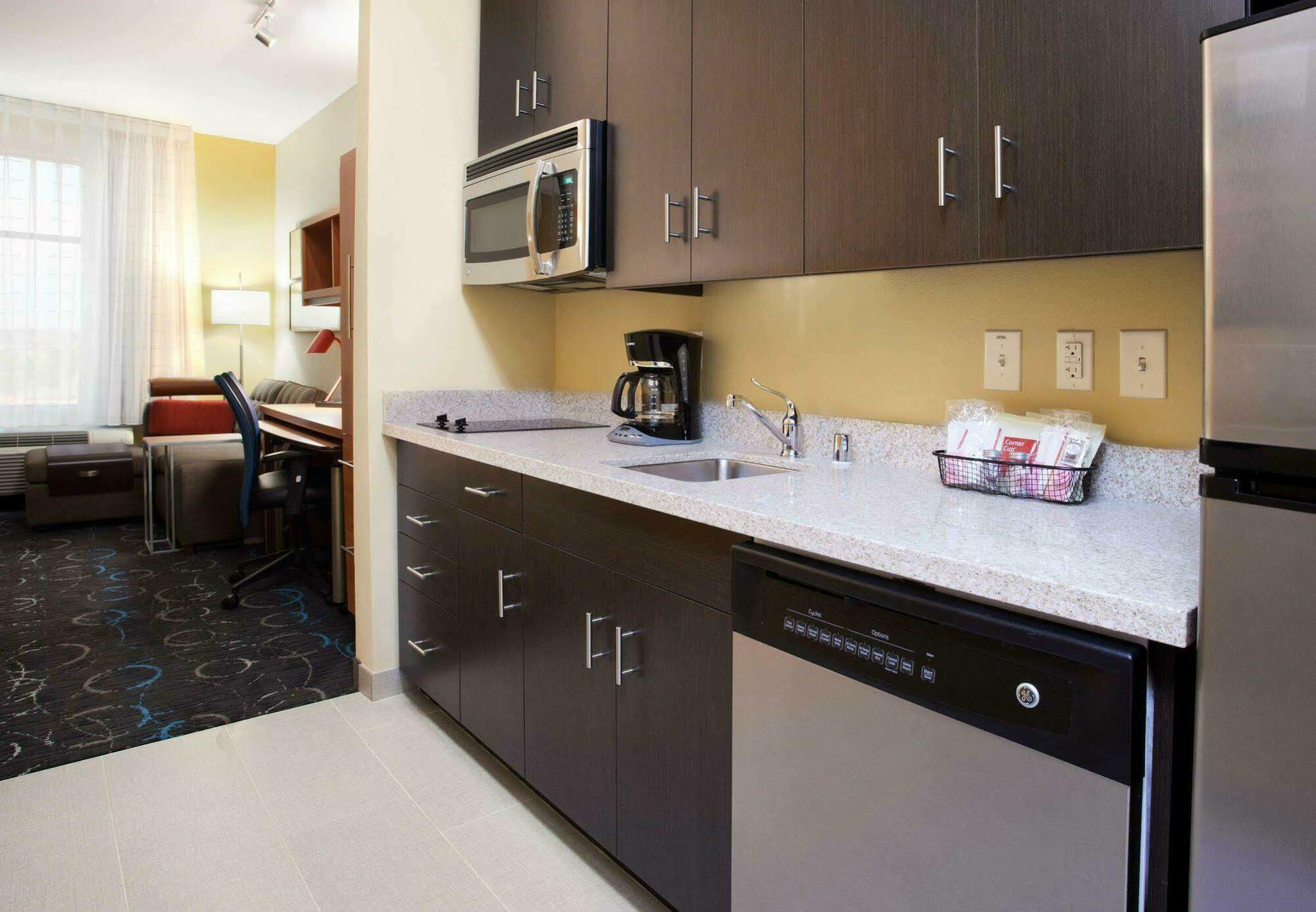 Towneplace Suites By Marriott Carlsbad Bagian luar foto